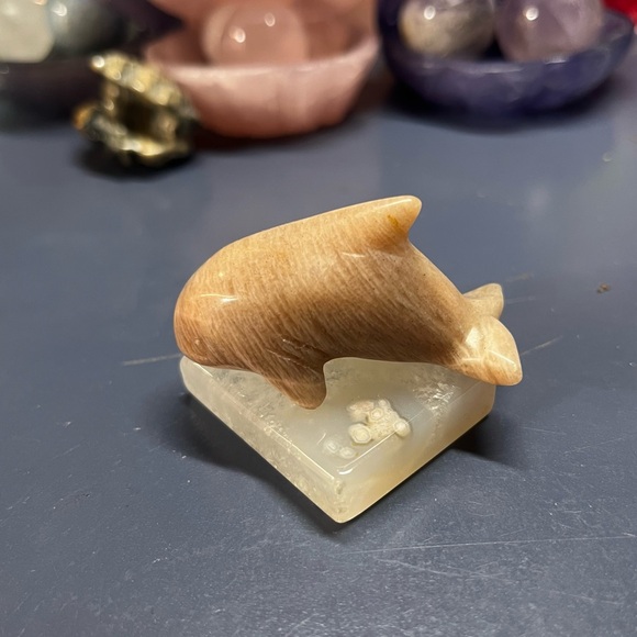 Other - Dolphin Carving +bonus flower agate piece